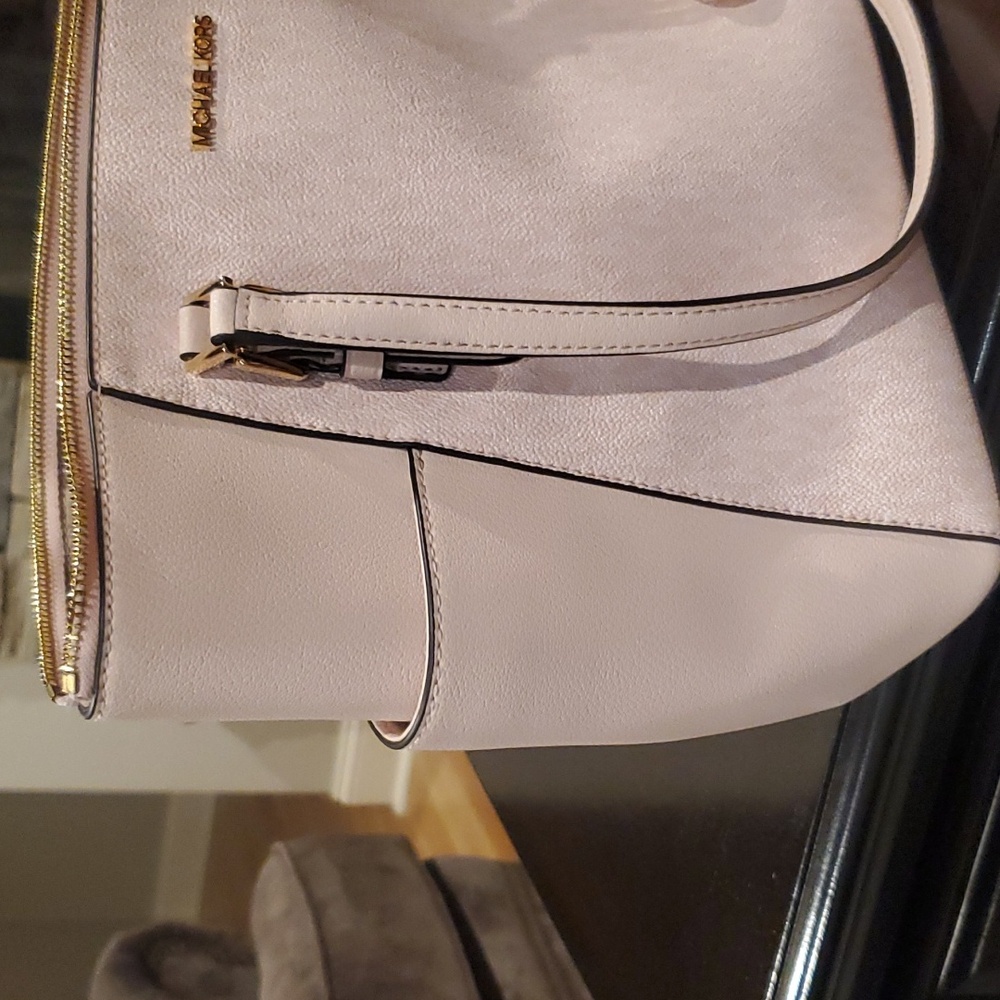 Michael Kors Charlotte Large Saffiano Bag - Picture 11 of 11